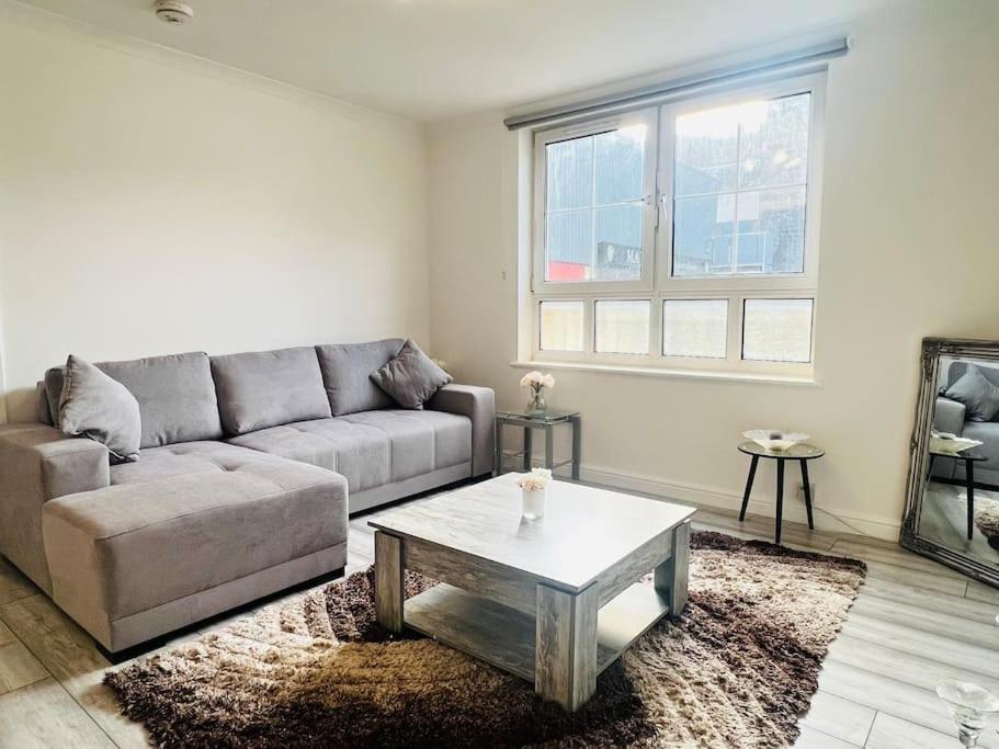 אדינבורו Superb 2 Bedroom Apartment With Free Parking מראה חיצוני תמונה